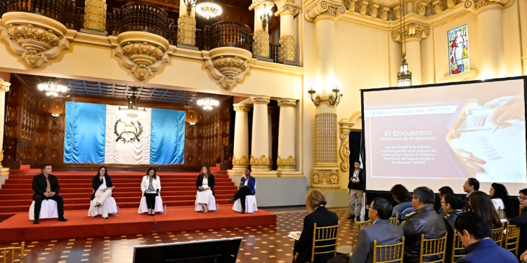 Realizan XI Encuentro Hablemos de Evaluación: De los datos a la acción