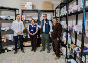 Ministro de Salud supervisó la atención en el puesto de Salud de San Bartolomé Milpas Altas. (Foto: MSPAS)