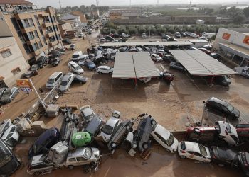 Entre los daños y pérdidas a causa del cambio climático están los graves efectos de una tormenta (DANA) que azotó a Valencia, España, en 2024.