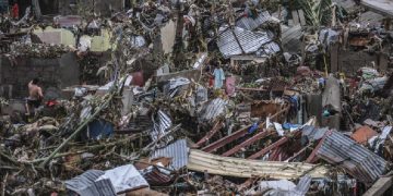 Destrucción y muerte dejó el tifón Kalmaegi a su paso por Filipinas.