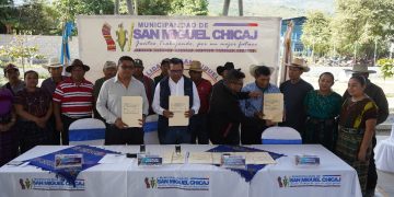 Firma de proyectos permitirá llevar desarrollo a San Miguel Chicaj, Baja Verapaz