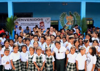 Mineduc recuerda prohibición de cobros por actos de clausura. (Foto: Mineduc)