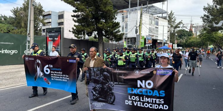 Marcha en memoria de las víctimas de accidentes de tránsito. / Foto: DT-PNC,