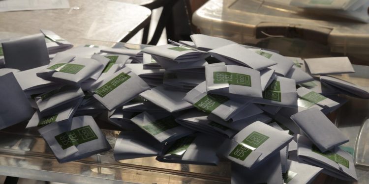 La izquierdista Jeannette Jara y el ultraderechista José Antonio Kast competirán por la Presidencia de Chile en una segunda vuelta el 14 de diciembre. / Foto: Servicio Electoral de Chile.