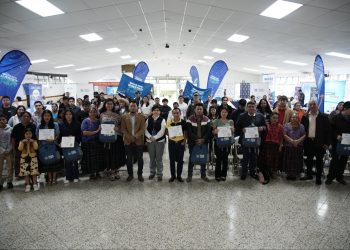 Becas por Nuestro Futuro: Reconocen a segundo grupo de becarios de la región norte del país