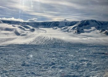 Este era el aspecto del glaciar Hektoria en febrero de 2024, cuando el equipo detectó sus cambios.