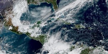 Durante la temporada de huracanes 2025 se formaron 13 ciclones en el Atlántico y 20 en el Pacífico, de los que cinco y 11 fueron huracanes, respectivamente.