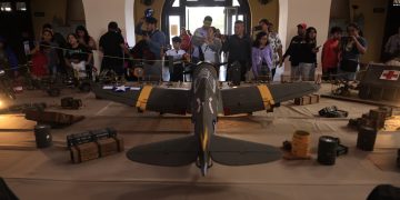 Las actividades contaron con exposiciones de aeronaves y carros deportivos, espectáculos de paracaidismo y acrobacia de avionetas. / Foto: DCA