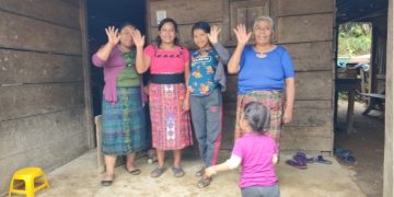 Pisos de concreto mejoran la calidad de vida de miles de familias./Foto: Mides.