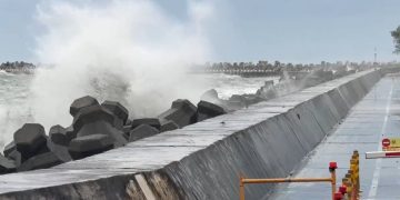 La República de China (Taiwán) se alista ante la inminente llegada del tifón Fung-wong, por lo que elevó sus niveles de alerta y ordenó evacuaciones.
