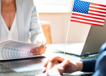 El aumento del precio de diferentes trámites migratorios no toma en cuenta a personas de bajos recursos, señalan defensores de migrantes.