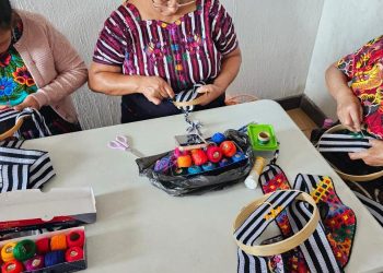 El taller busca que más mujeres preserven la técnica original. / Foto: MCD.