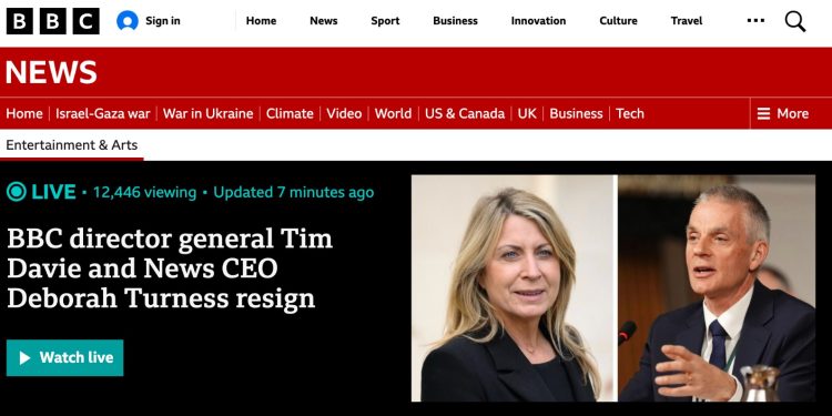 Dimite el director general de la BBC tras una polémica por un documental sobre Trump