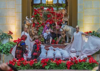 Ballet Moderno y Folklórico inaugura la época navideña en el Palacio Nacional