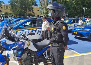 Del total de vehículos entregados, 35 autopatrullas serán destinadas al Distrito Central, mientras que dos reforzarán la labor policial en Antigua Guatemala. / Foto: PNC