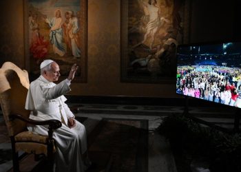 León XIV pide a los jóvenes no politizar la Iglesia y construir "puentes en vez de muros". Fotos: Vatican News