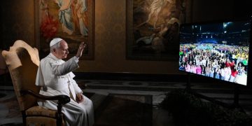 León XIV pide a los jóvenes no politizar la Iglesia y construir "puentes en vez de muros". Fotos: Vatican News