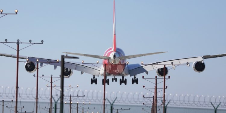 Más de dos mil vuelos cancelados en EE.UU. en un día por el cierre del Gobierno.