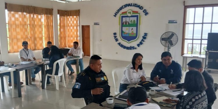 Desarrollan conversatorio ciudadano para fortalecer la seguridad preventiva en San Andrés, Petén