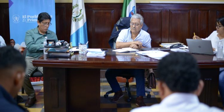 Desarrollan Mesa de Tráfico Fluido para fortalecer la movilidad y seguridad vial en Retalhuleu