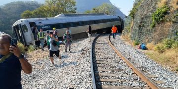 México abre investigación sobre causas del accidente de tren que dejó 13 muertos en Oaxaca