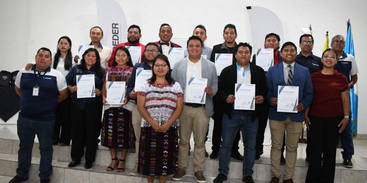 Reconocen a más de 100 deportistas huehuetecos destacados por el Día del Deportista