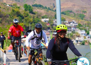 Esta actividad impulsa la conciencia ambiental a favor del lago de Amatitlán. / Foto: Archivo AMSA.