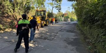 Avanzan trabajos para recuperar la carretera de Pueblo Nuevo, Suchitepéquez