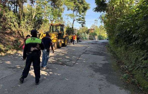 Avanzan trabajos para recuperar la carretera de Pueblo Nuevo, Suchitepéquez
