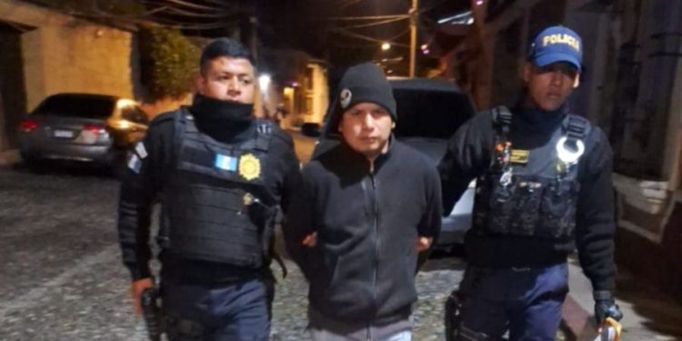 Capturado por venta de droga al menudeo. / Foto: PNC.