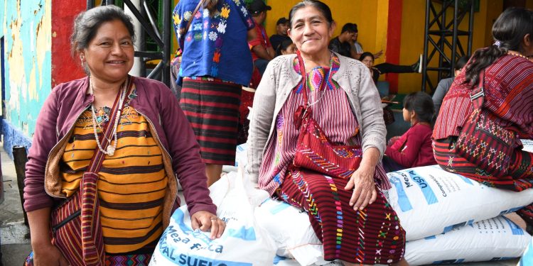 Entregan 9 mil 200 quintales de fertilizante a más de 15 comunidades de San Ildefonso Ixtahuacán