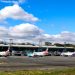Durante la temporada alta el Aeropuerto Internacional La Aurora recibe unos 80 vuelos diarios, y este lunes arribaron 85, con más de 10 mil viajeros.