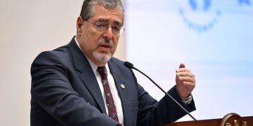 Presidente Bernardo Arévalo en la Ronda. / Foto: Álvaro Interiano