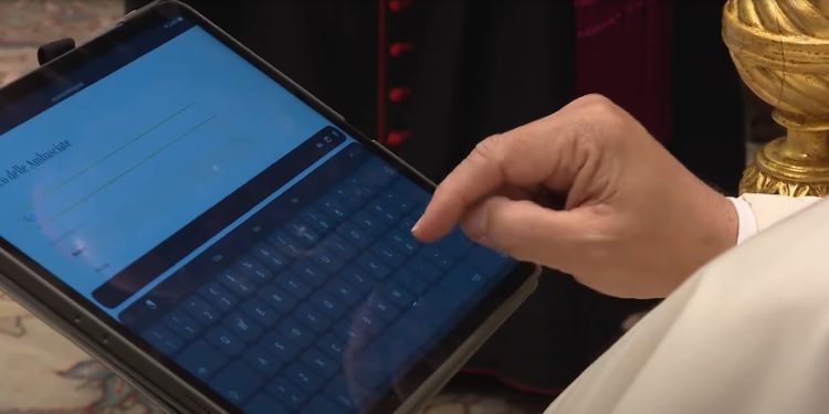 El papa León XIV hizo el primer ingreso y navegó en la plataforma digital del Anuario Pontificio.