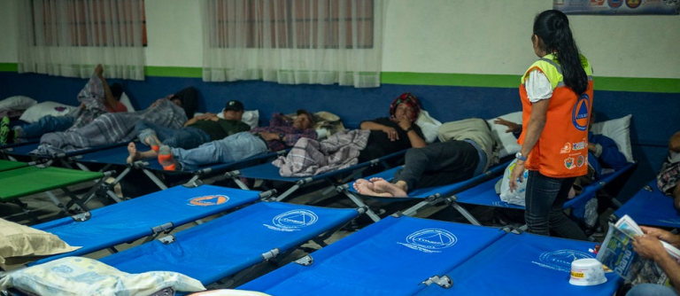 Conred mantiene atenciones en albergues para proteger a los guatemaltecos que lo necesiten en esta temporada fría. / Foto: Conred.