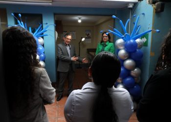 El Departamento de Normatividad de Programas de Atención al Personal inaugura clínica para el personal.