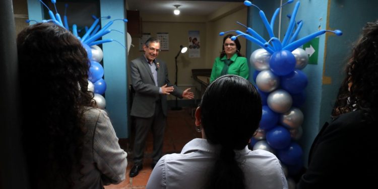 El Departamento de Normatividad de Programas de Atención al Personal inaugura clínica para el personal.