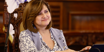 Vicepresidenta Karin Herrera en reunión del Conasan para conocer resultados contra la desnutrición aguda y el hambre estacional. / Foto: Vicepresidencia de la República.