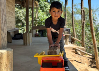 Mides espera alcanzar 100 mil hogares libres de pisos de tierra en 2026