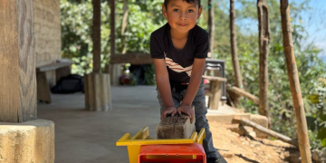 Mides espera alcanzar 100 mil hogares libres de pisos de tierra en 2026