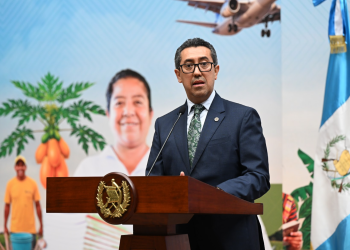 Jonathan Menkos, ministro de Finanzas Públicas. / Foto: Byron de la Cruz.