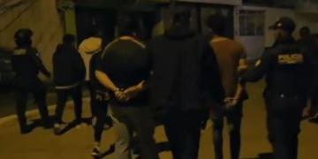 Seis detenidos presuntos integrantes de la banda. / Foto: PNC