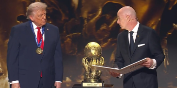 Donald Trump recibe el premio FIFA de la Paz