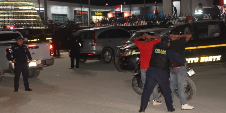 Capturan a siete personas por portación ilegal de armas y otros delitos durante operativos nocturnos