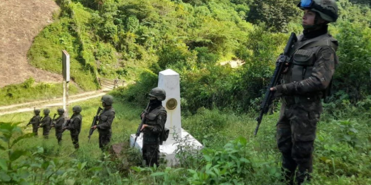 Tras los disparos, las unidades militares reforzaron su presencia y ampliaron los patrullajes de seguridad con el fin de recuperar el control de la zona. / Foto: Ejército