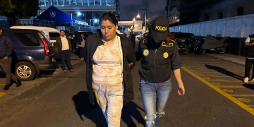 Damaris Xiomara Velásquez Figueroa, de 34 años, señalada de mantener vínculos directos con líderes de la mara 18. / Foto: PNC