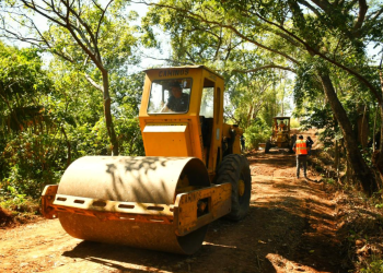 Caminos trabaja mejoramiento de ruta rural en Santa Rosa./Foto: CIV.