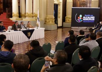 Presidente se reúne con alcaldes del país. / Foto: Dickéns Zamora