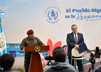 Martínez fue enfático al señalar que nunca se trató de enfrentamientos con comunidades, sino de ataques directos contra personal militar. / Foto: Álvaro Interiano