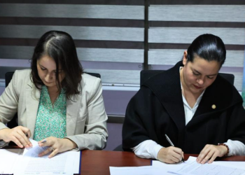 Con la firma de este convenio, el MAGA reafirma su compromiso de colocar a las personas y al territorio en el centro de las políticas públicas. / Foto: MAGA